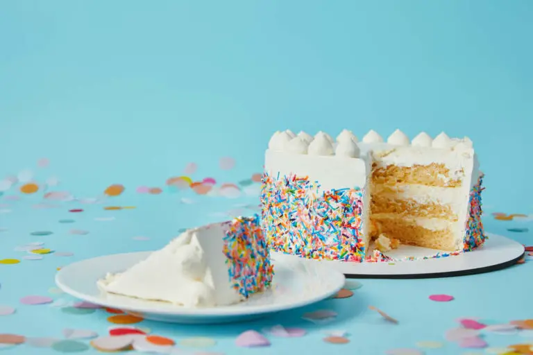 Can Dogs Eat Cake Icing? (+Health Impacts & Alternatives)